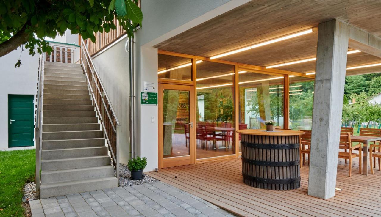 Ferienwohnung Am Weingut Eisenbock Strass  외부 사진